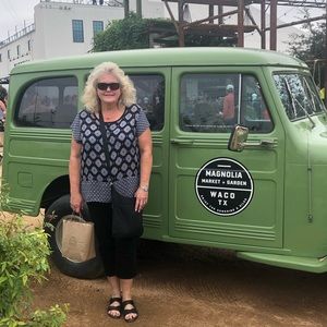 Meet your Posher, Elizabeth